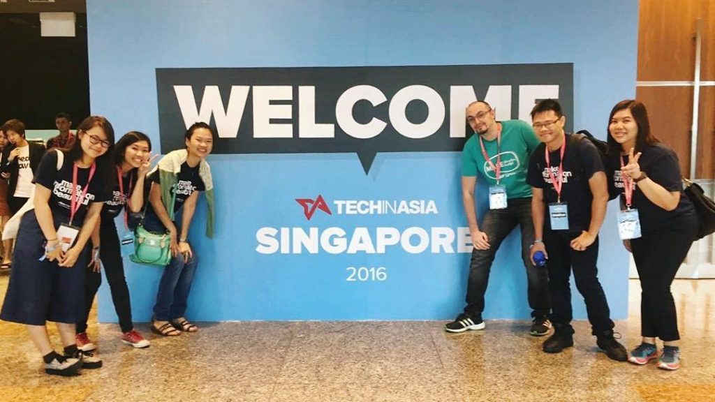 photo of the Piktochart team in Singapore TechinAsia